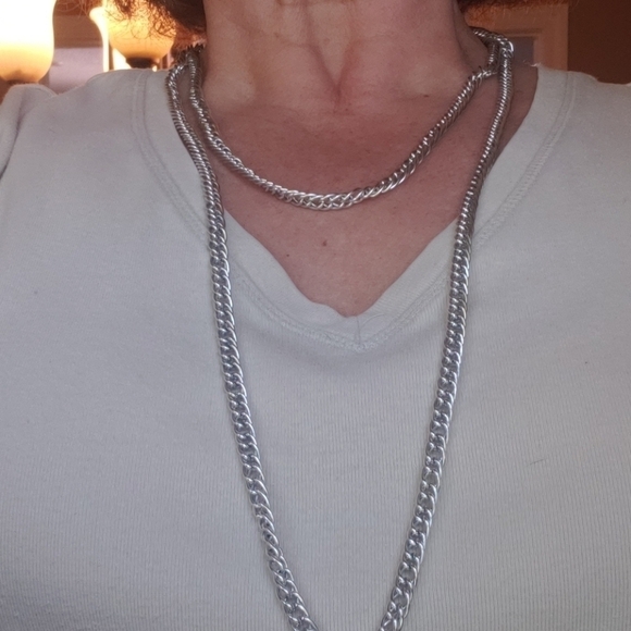 Vtg 54" Silver Look Chain Link Necklace EUC - Picture 5 of 6